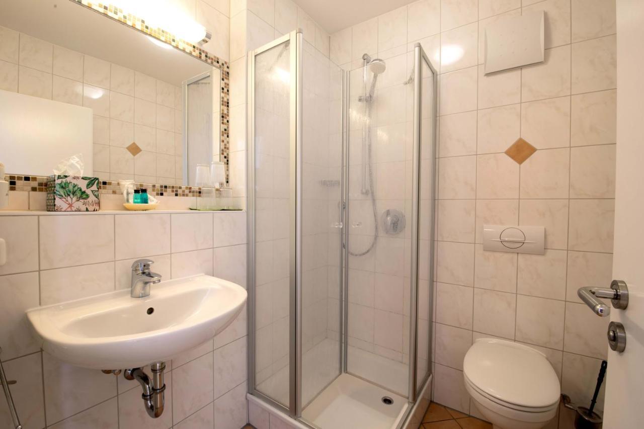 אטנקירשן Gasthaus Hotel Ostermeier מראה חיצוני תמונה