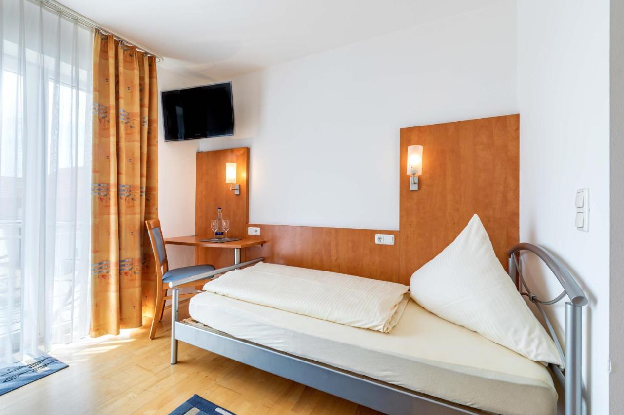 אטנקירשן Gasthaus Hotel Ostermeier מראה חיצוני תמונה