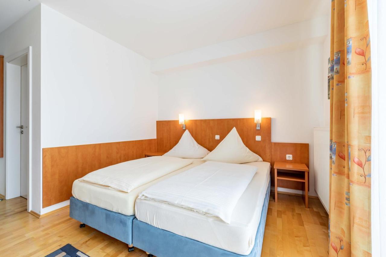 אטנקירשן Gasthaus Hotel Ostermeier מראה חיצוני תמונה