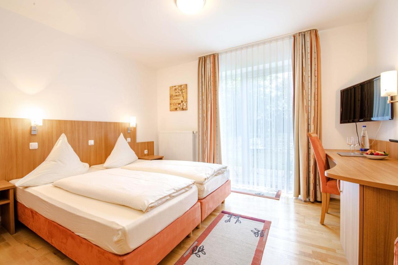 אטנקירשן Gasthaus Hotel Ostermeier מראה חיצוני תמונה