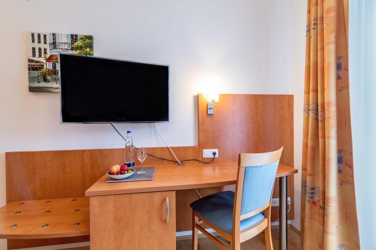 אטנקירשן Gasthaus Hotel Ostermeier מראה חיצוני תמונה