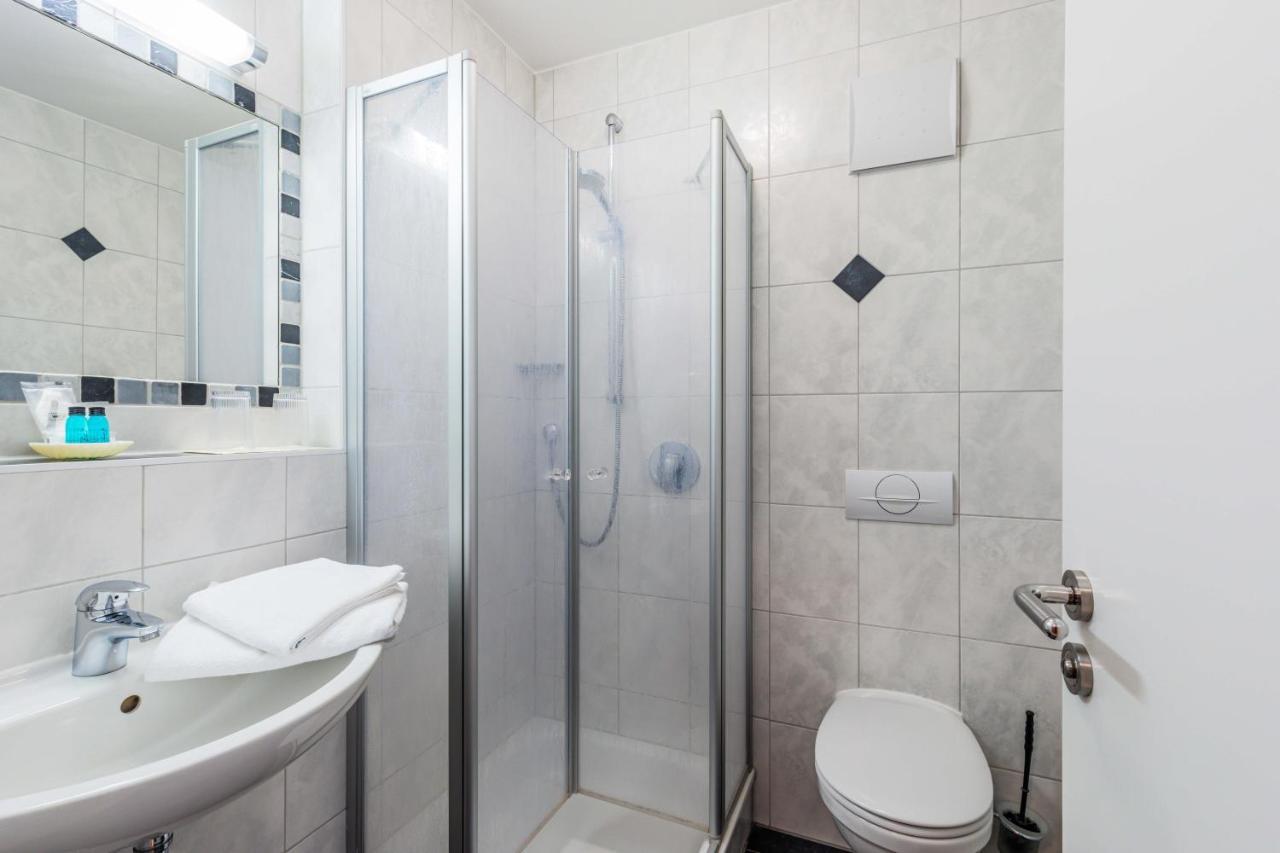 אטנקירשן Gasthaus Hotel Ostermeier מראה חיצוני תמונה