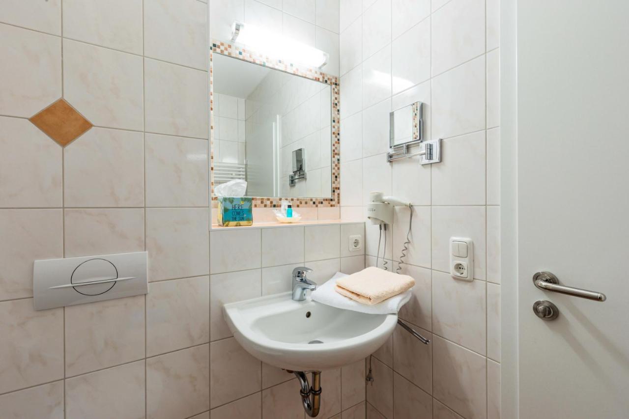 אטנקירשן Gasthaus Hotel Ostermeier מראה חיצוני תמונה